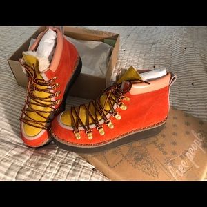 Free People: Durango Hiker Boot NEVER BEEN WORN!